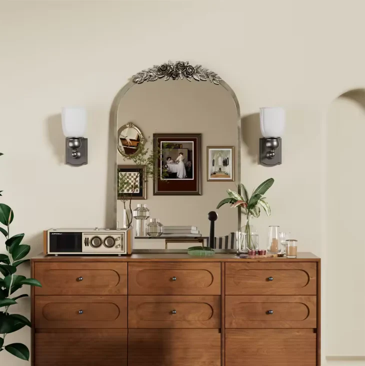 Boogvormige Wandspiegel met Antieke Messing Look – Decoratieve Spiegel met Rozenornament - Afbeelding 2