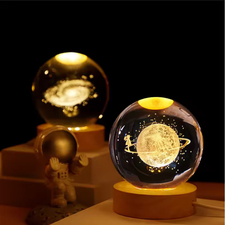 3D Kristallen Bol Decoratie met Zonnestelsel en Astronaut – LED Sfeerlicht - Afbeelding 7