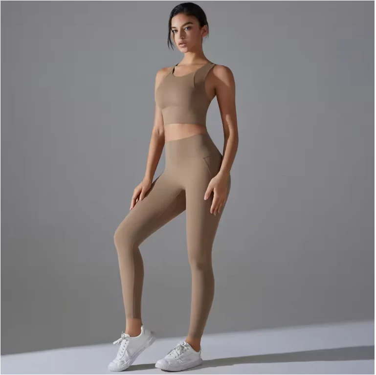 Yogaset Dames – Crop Top, Schokbestendige Sportbeha en Trainingsbroek, Comfortabele Fitness Outfit - Afbeelding 7