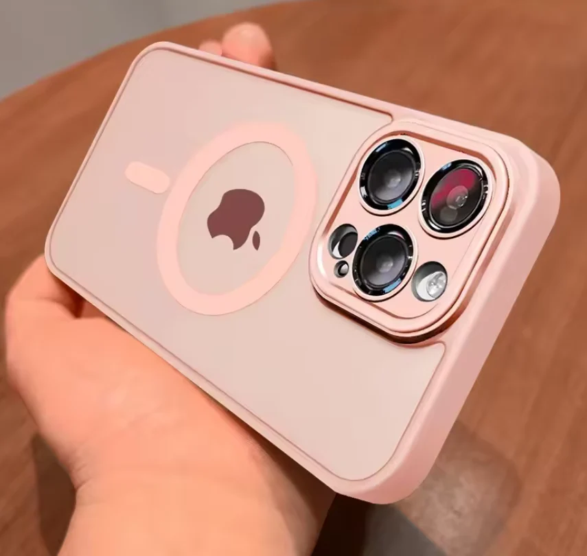 Magnetische Telefoonhoes met Lensbescherming – Matte Transparante Case met Schokabsorptie en Draadloos Opladen - Afbeelding 4